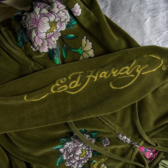 SOLD - Vintage Early 2000s Ed Hardy Green Velour Geisha Tracksuit - Size XS - Picture 7 of 16